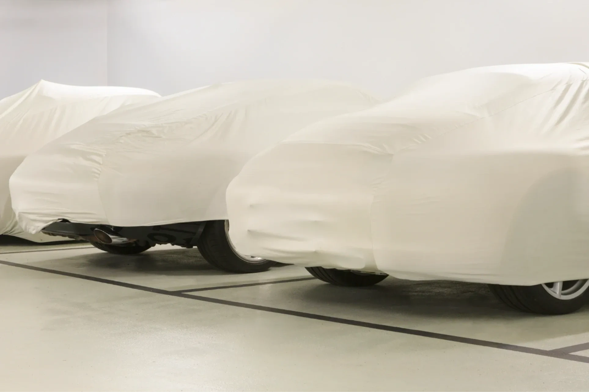 Clean indoor workshop bay for Porsche 911 storage